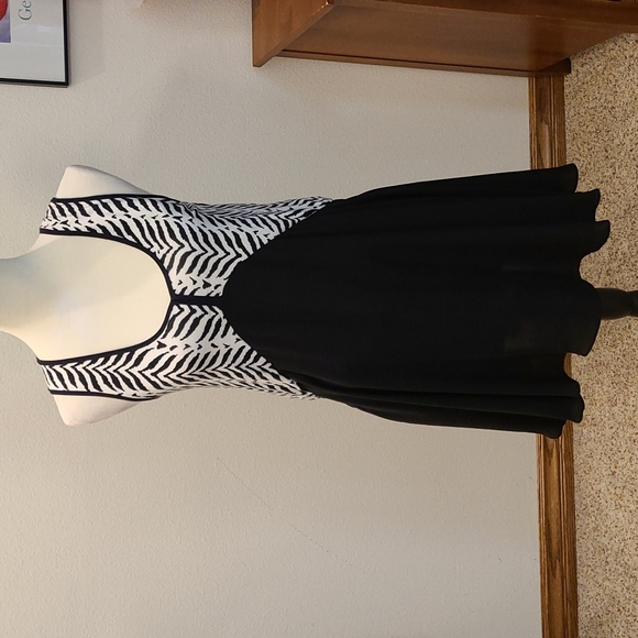 4. Free People Walk in the Park white and black print back cutout minidress - Picture 5 of 16